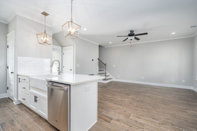 Foto del edificio - 3 Bedroom Home in Premier Location!