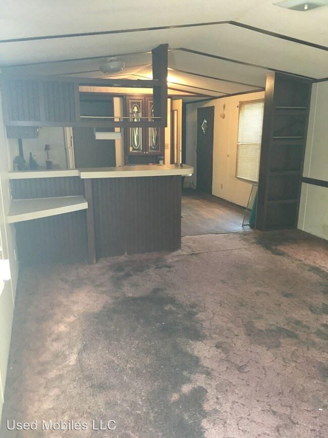 Building Photo - 3 br, 2 bath House - 811 State Park Rd.