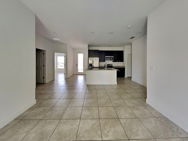 Foto del edificio - 356 Elderberry Ct