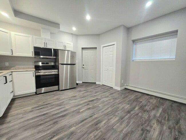 Photo du bâtiment - Unit 8 -337 Grenville Ave