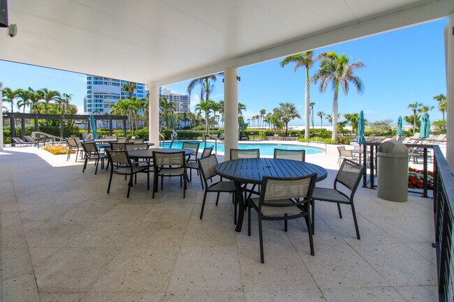 Building Photo - ***LUXURY ANNUAL-UNFURNISHED RENTAL***PARK...