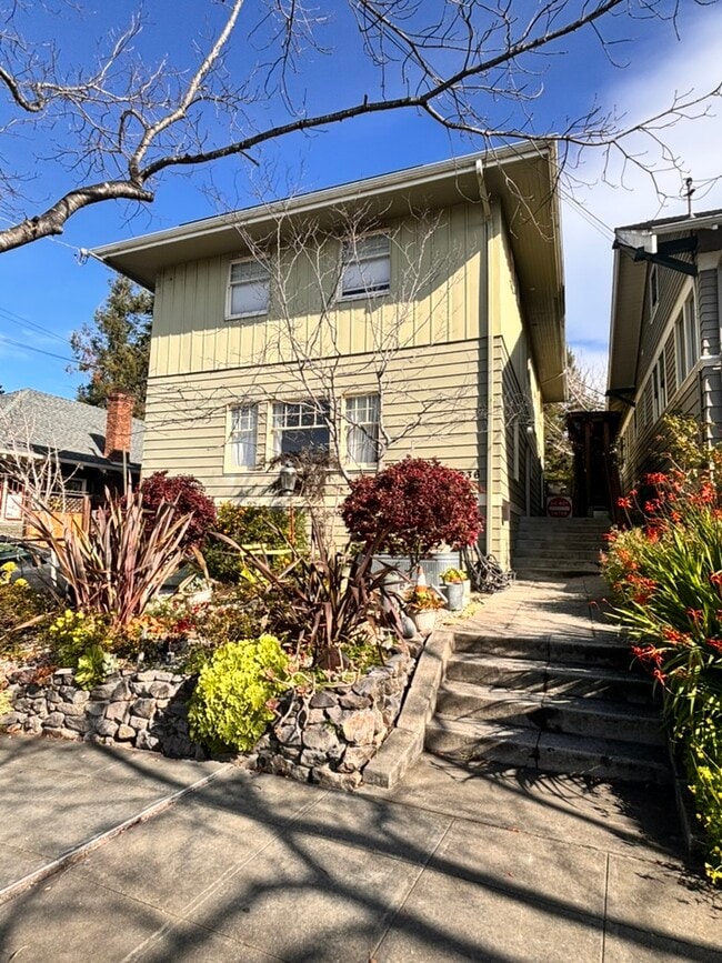 Building Photo - 238 Mather St