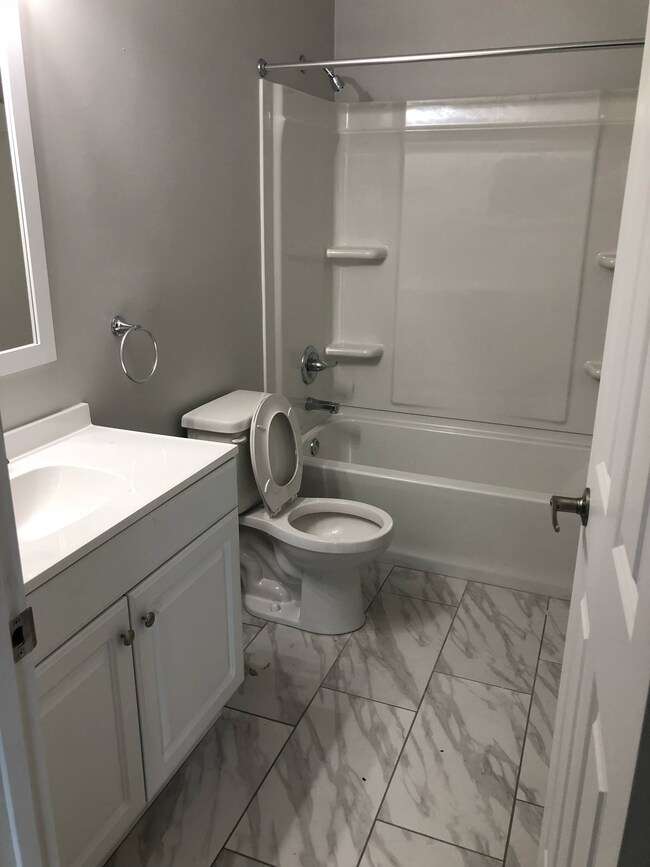 Foto del edificio - 2508 Inglis St