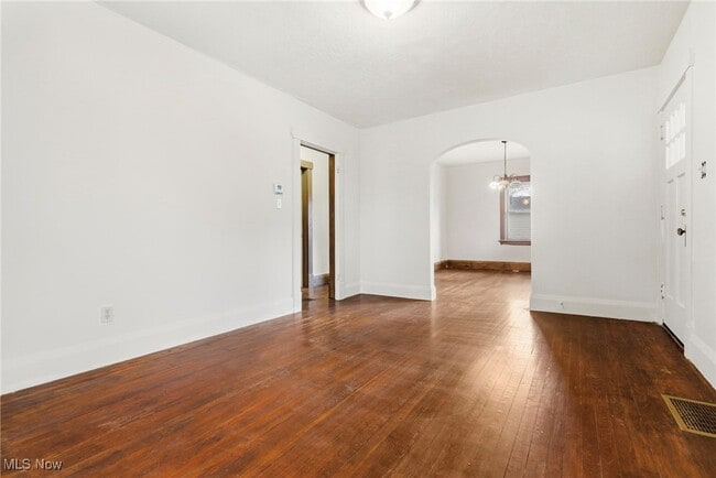 Building Photo - 12 Bouquet Ave