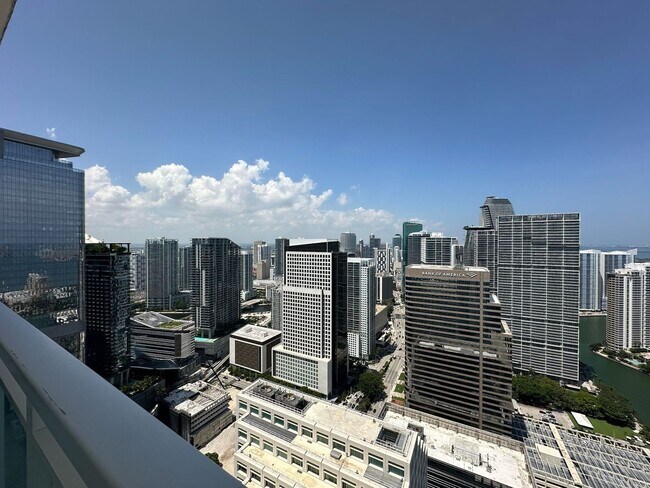 Foto del edificio - 950 Brickell Bay Dr