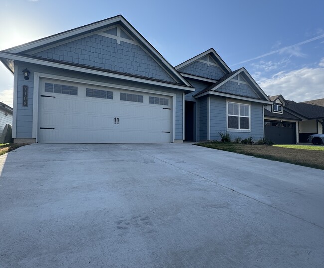 Building Photo - 7108 Gilbert Dr