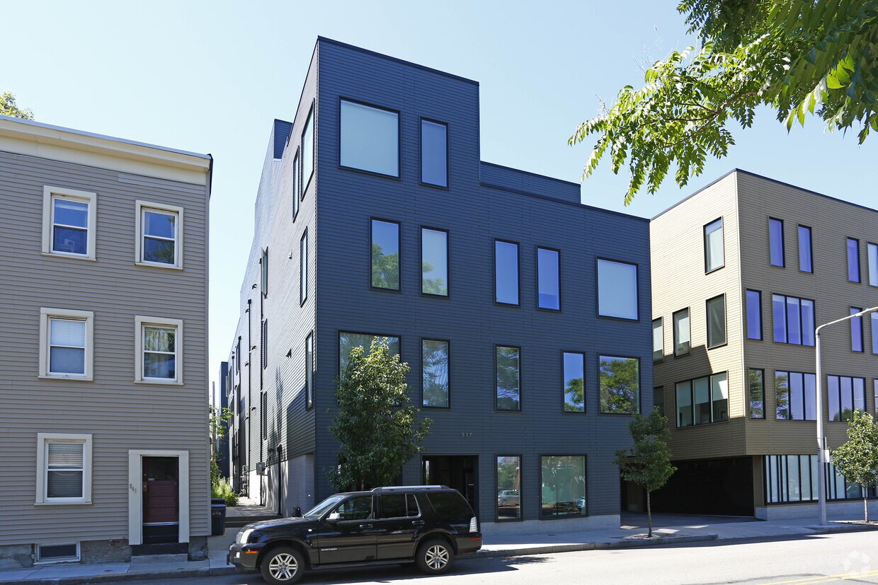 Foto del edificio - 537 E 1st St