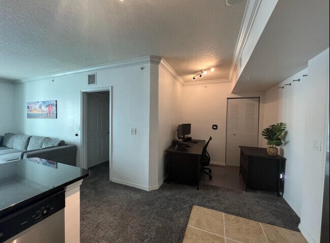Foto del edificio - 600 S Dixie Hwy
