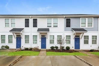 Building Photo - 120 Vly Crk Dr