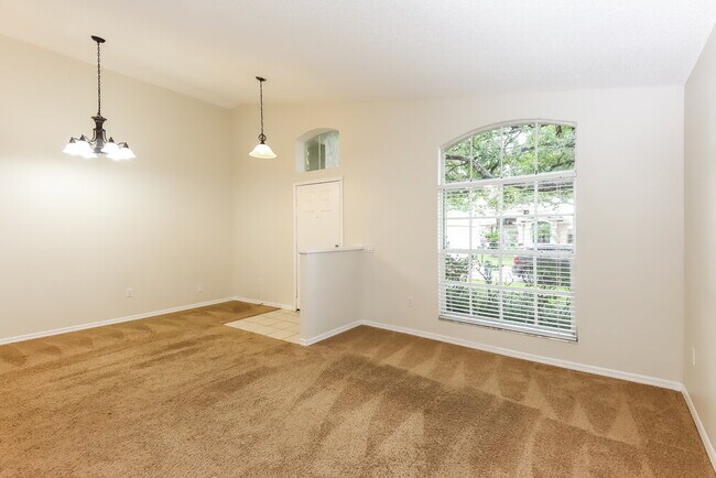 Foto del edificio - 402 Sonoma Dr