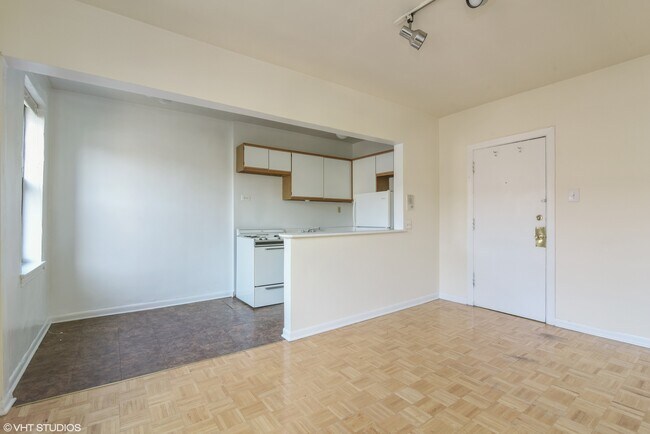 Foto del edificio - 644 W Wrightwood Ave