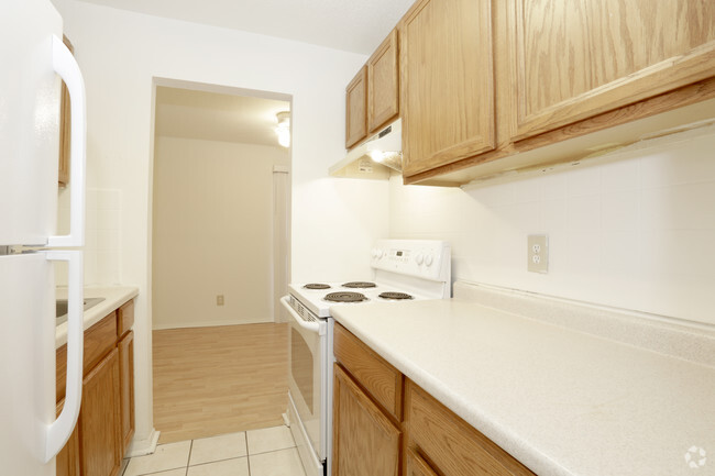 2 Bedroom - Wood Laminate - Kitchen - University Park