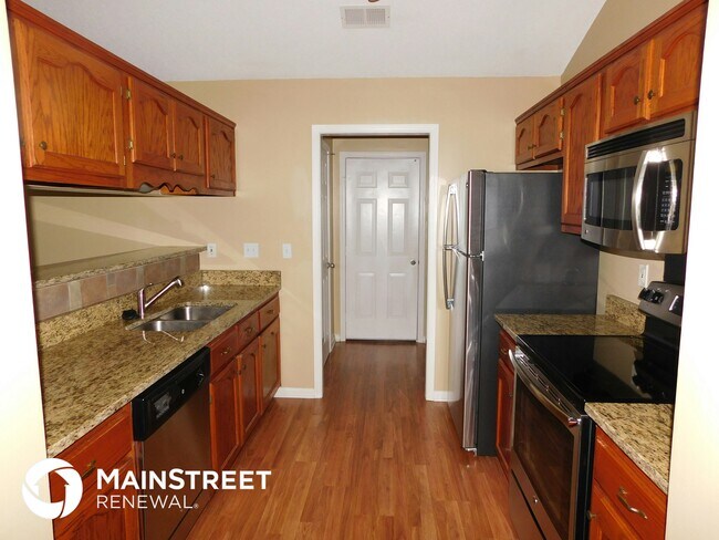 Foto del edificio - 1688 Sarah Ann Dr W