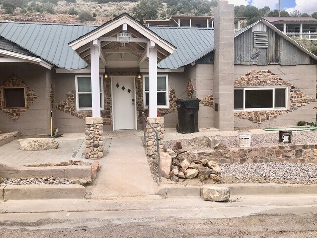 Foto del edificio - Pioche Mining Town 2 Bedroom Home