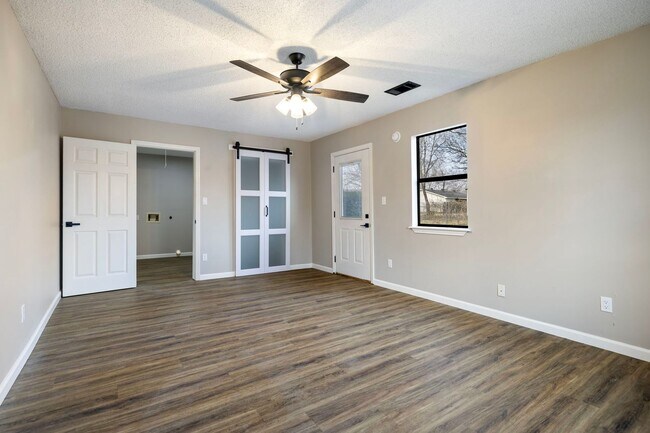 Foto del edificio - 1105 Brentwood Dr