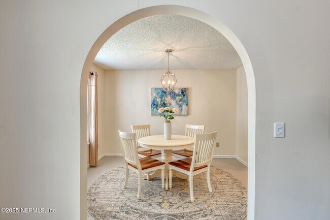 Foto del edificio - 7596 Fawn Lake Dr N