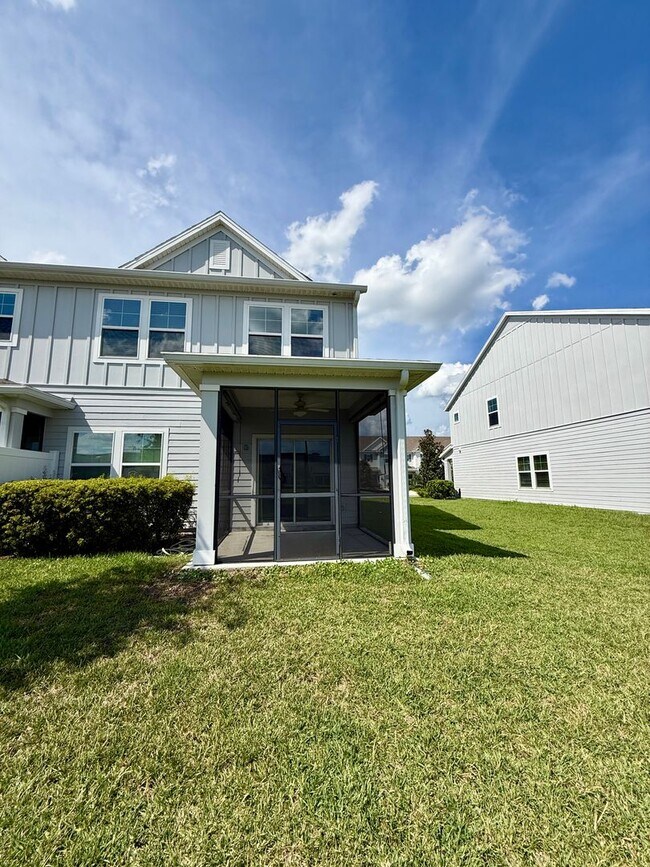 Building Photo - 12803 Josslyn Ln
