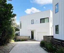 Building Photo - 1204 Woodland Ave