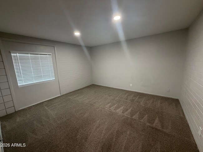 Building Photo - 2034 W Cactus Rd