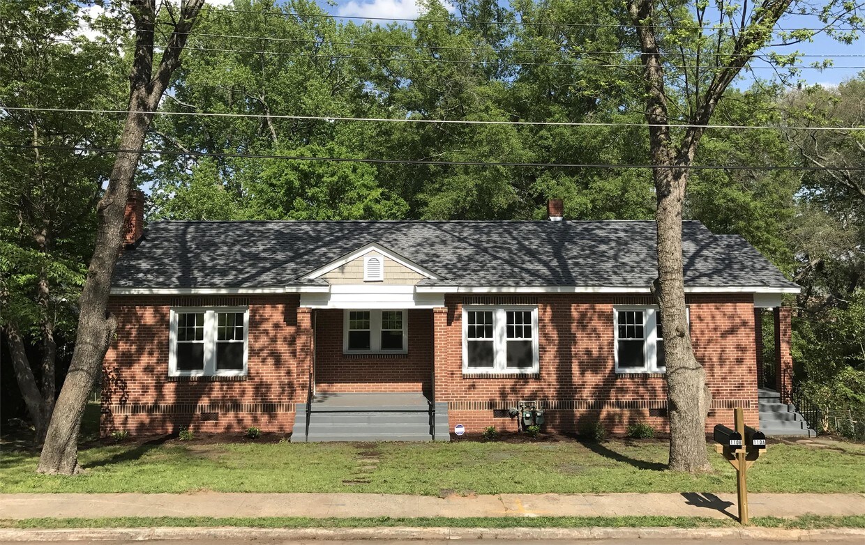 Primary Photo - 110 Cochran Block