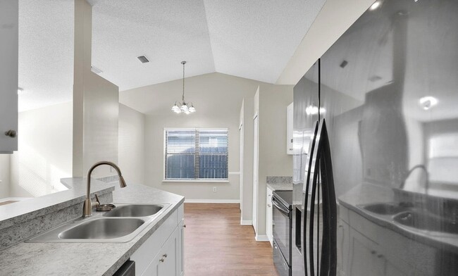 Building Photo - 466 Moby Dick Dr S