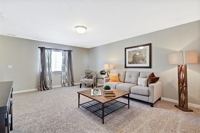 Building Photo - Beautiful 3 Bed 2.5 Bath!
