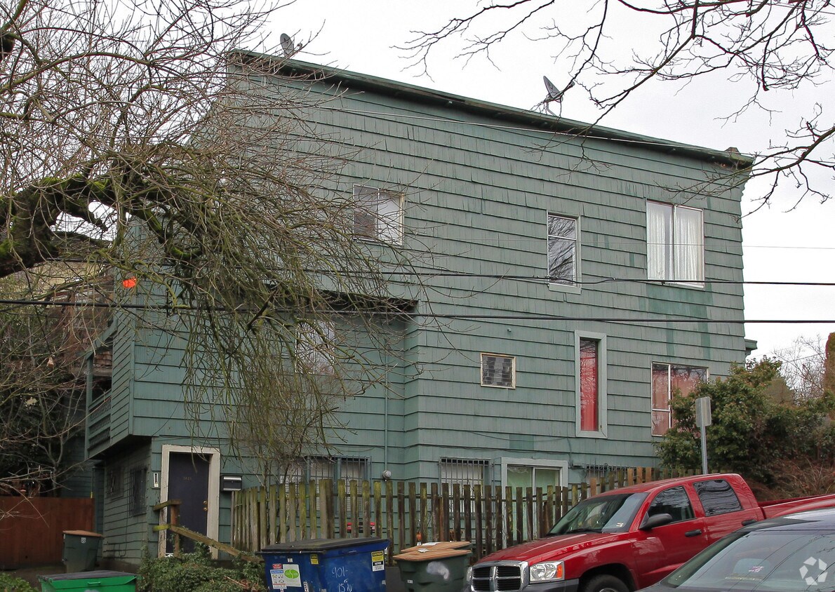 Building Photo - 901 E Marion St