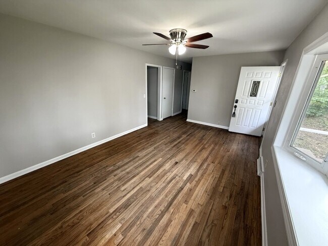 Building Photo - 1527 Fulton Ct