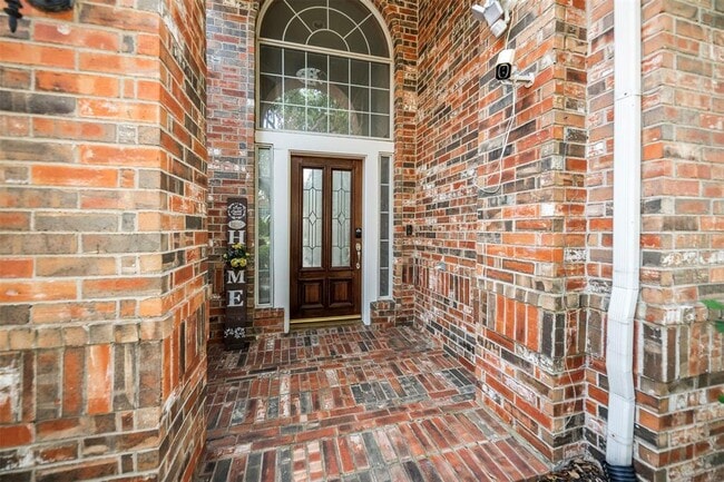Building Photo - 14323 Tasmania Ct