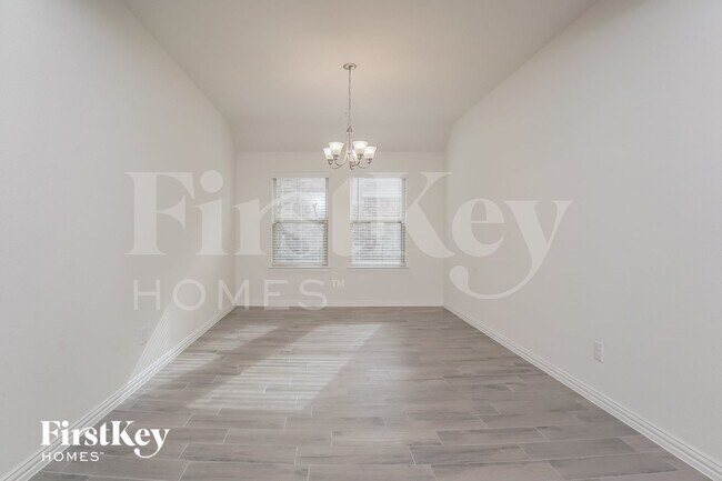 Building Photo - 815 Silverbell St