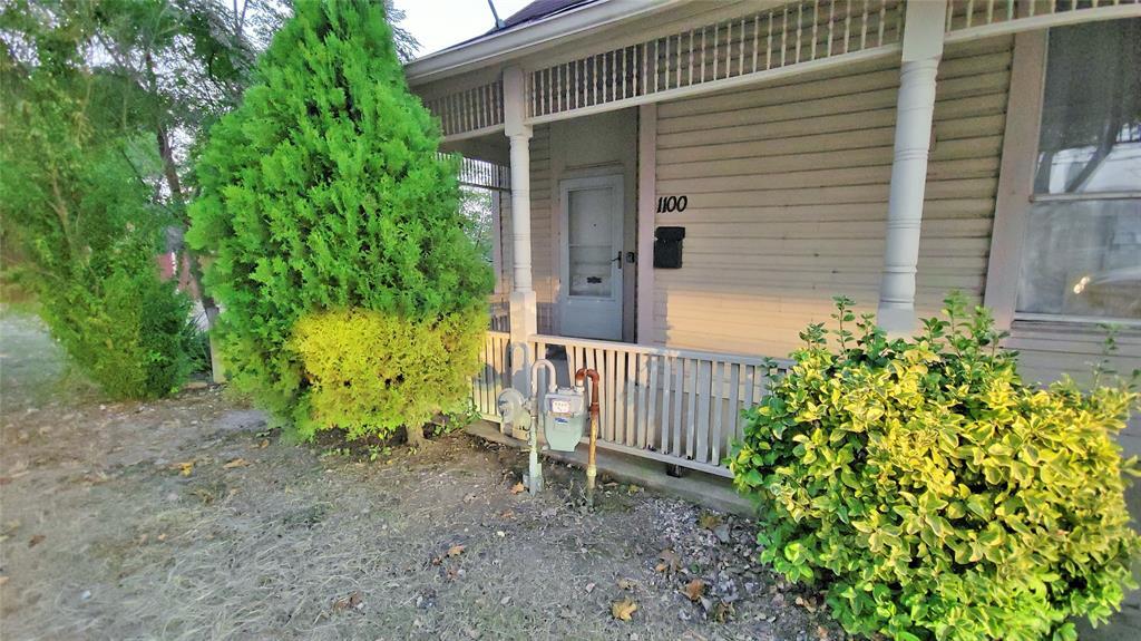 Primary Photo - 1100 E 8th St