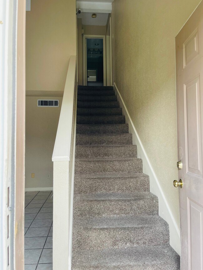 Foto del edificio - 1116 Green Meadow St