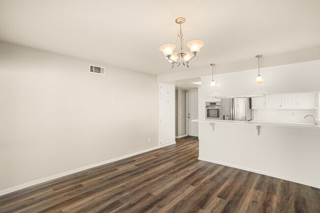 Foto del edificio - 205 E Old Mill Rd