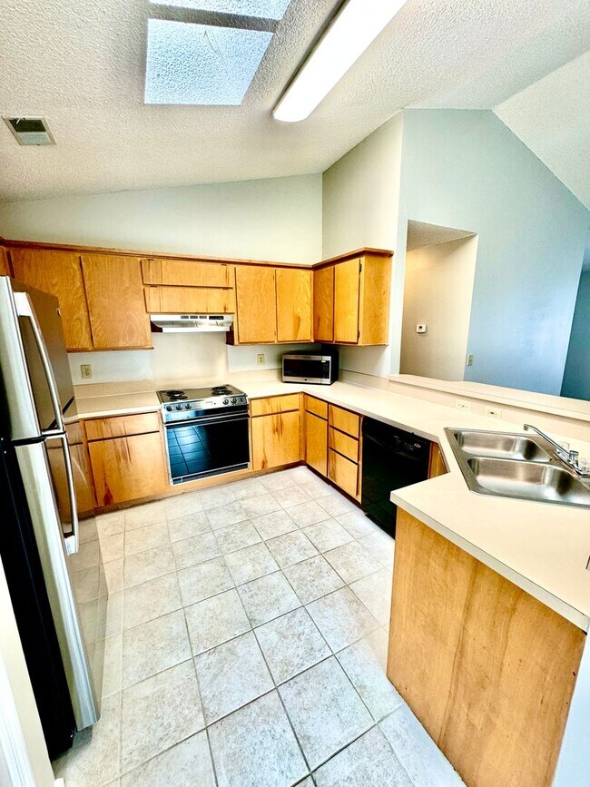 Building Photo - Charming two bedroom, two bathroom home at...