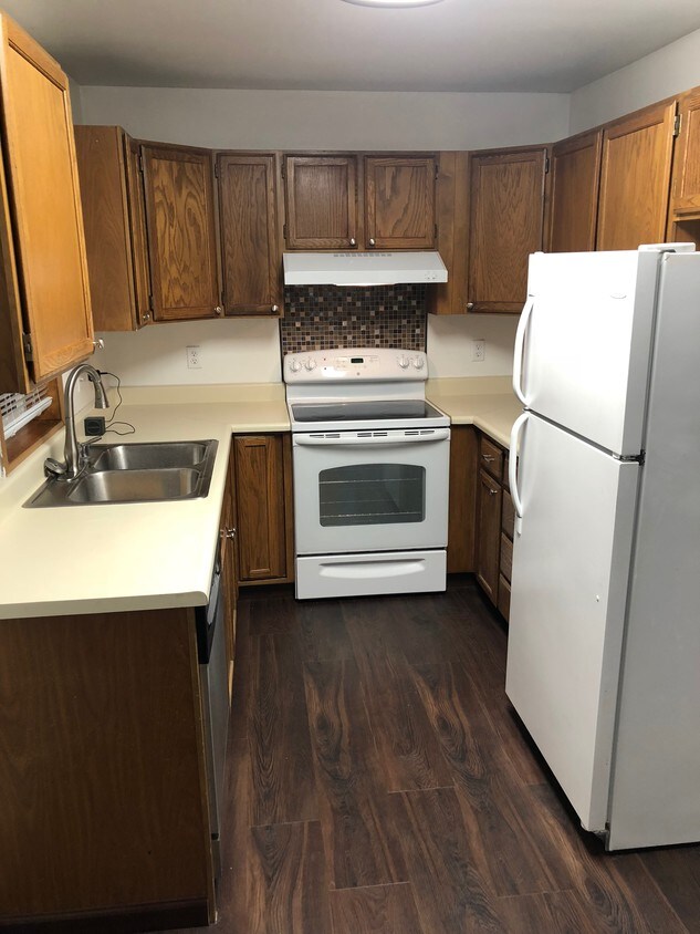 Foto principal - 4897 Dartmouth Dr