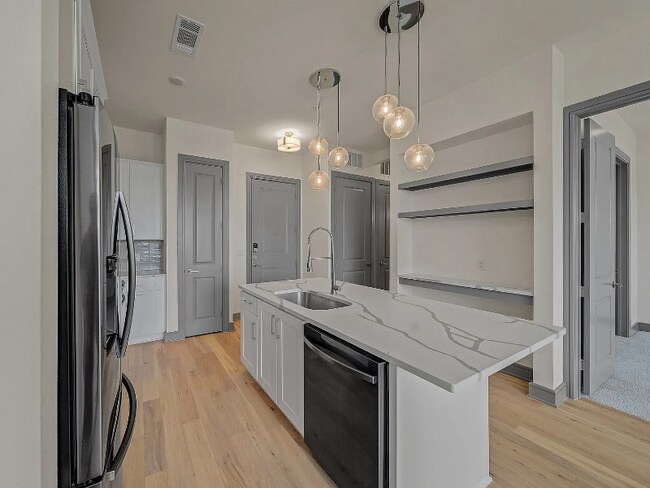 Foto del edificio - 2700 Old Denton Rd