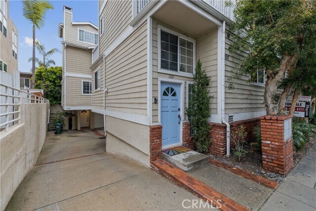 Primary Photo - 1107 Valley Dr