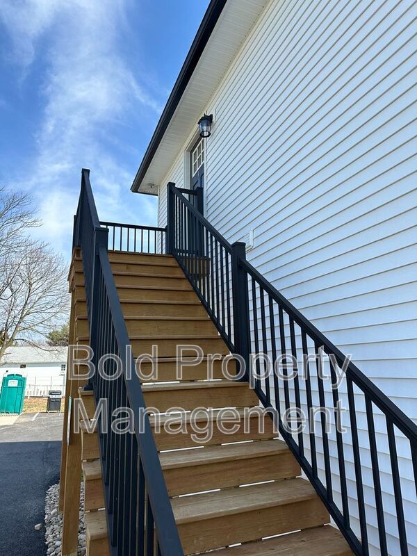 Foto del edificio - 461 Godfrey St.