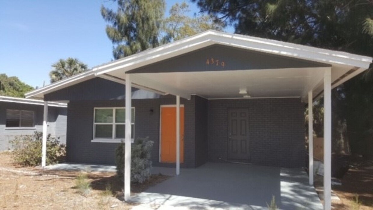 Primary Photo - 3 BR Home in St Petersburg