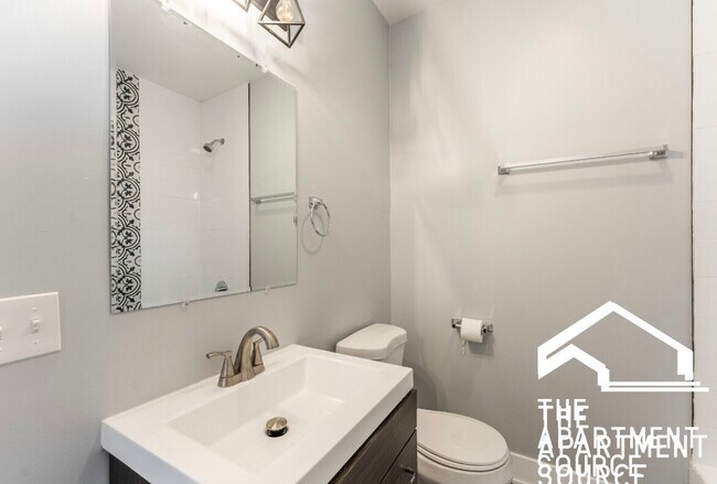 Foto del edificio - 1624 W Beach Ave