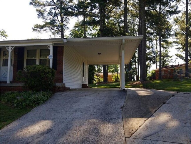 Foto del edificio - 2611 Gray Rd SE