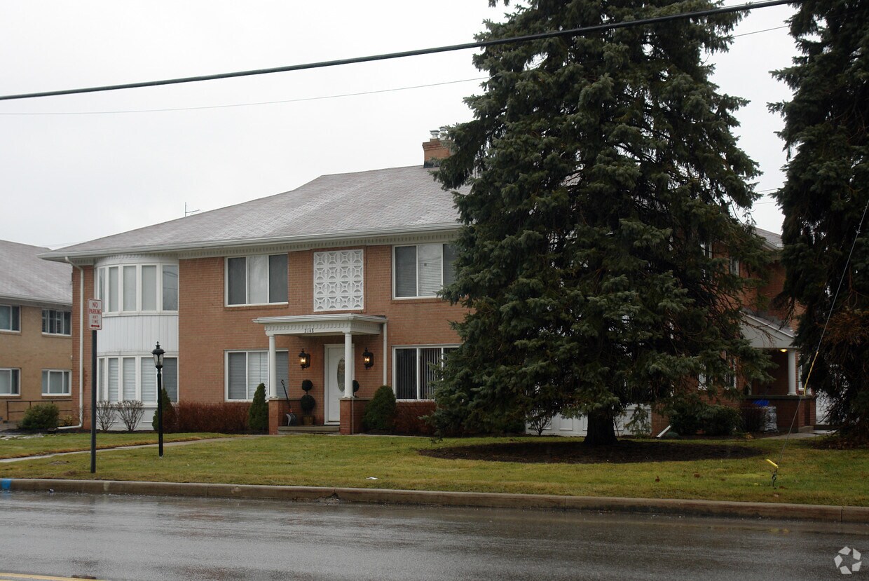 Building Photo - 2148 Richards Rd