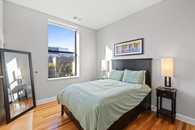 Foto del edificio - 3128 N Broadway St