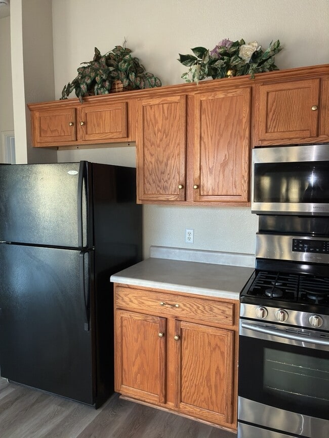 Building Photo - Charming 3 bedroom and 2 bath home