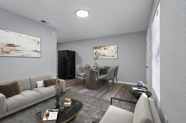 1 dormitorio, 1 baño, sala de estar de 600 pies cuadrados - Palm Square