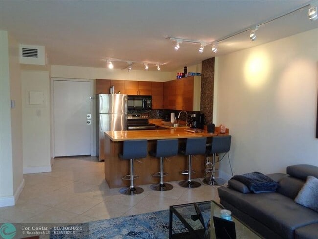 Building Photo - 3000 N Ocean Blvd
