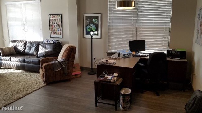 Foto del edificio - 2 br, 2 bath Apartment - 725 MELPARK DR