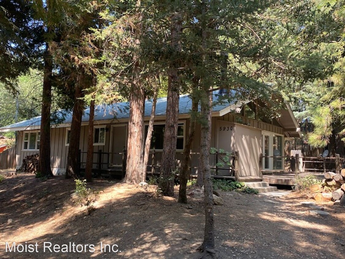 Foto principal - 3 br, 2 bath House - 5930 Lake Dr