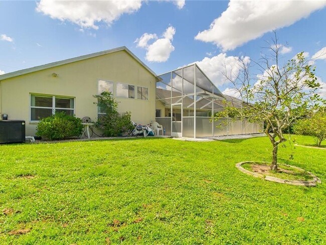 Building Photo - 3 Bedroom Single Family Home in Punta Gorda