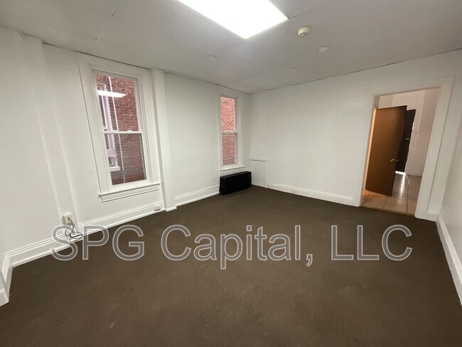 Building Photo - 284 W Jackson St